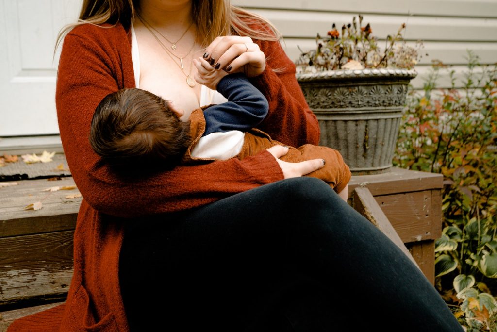 How to Manage Breastfeeding When You Are a Working Mom